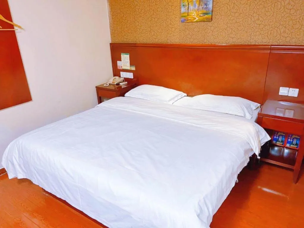 Bed in GreenTree Inn Xi'an Bell and Drum Tower Food Street Ancient City Wall Ximen Express Hotel