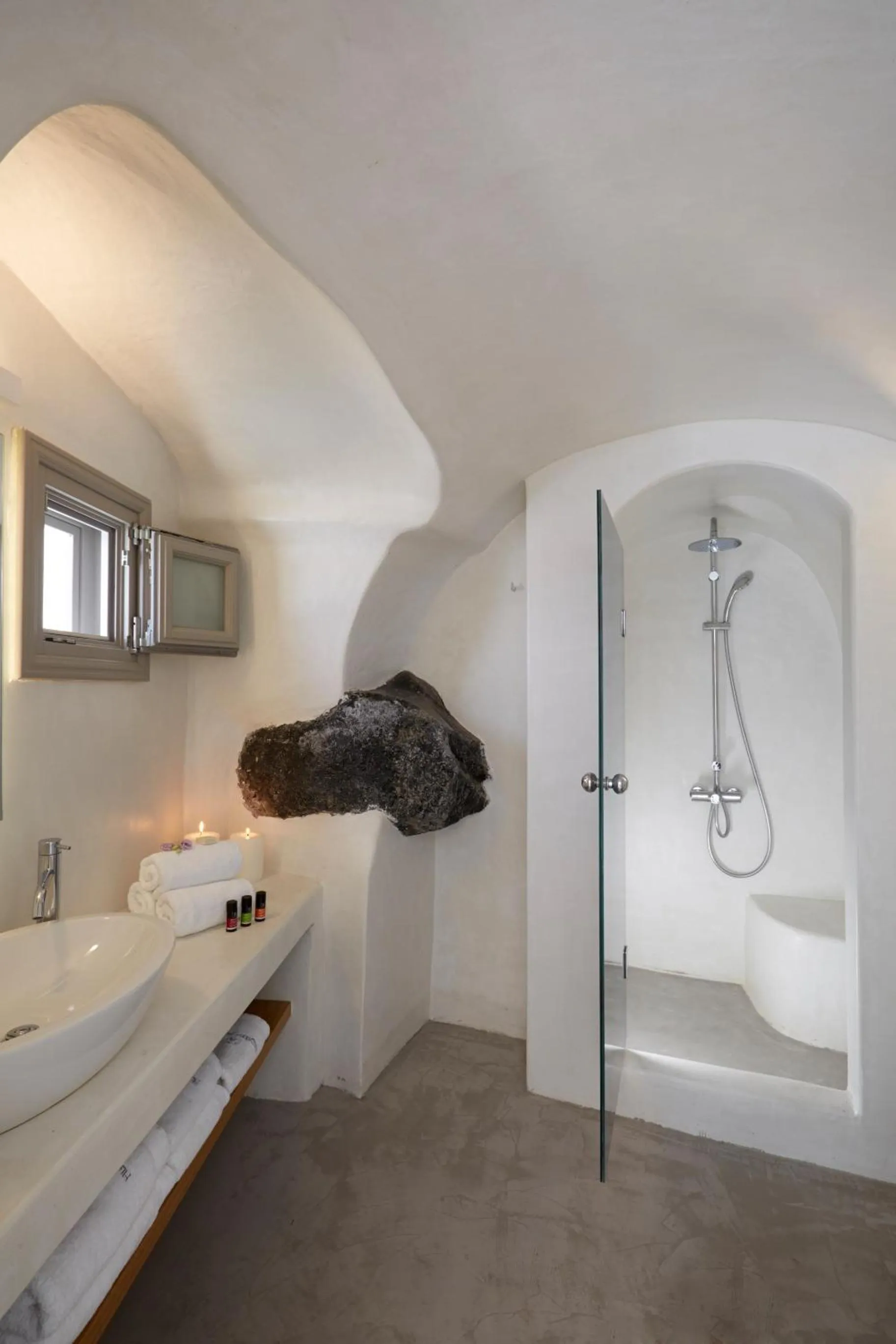 Bathroom in Filotera Suites