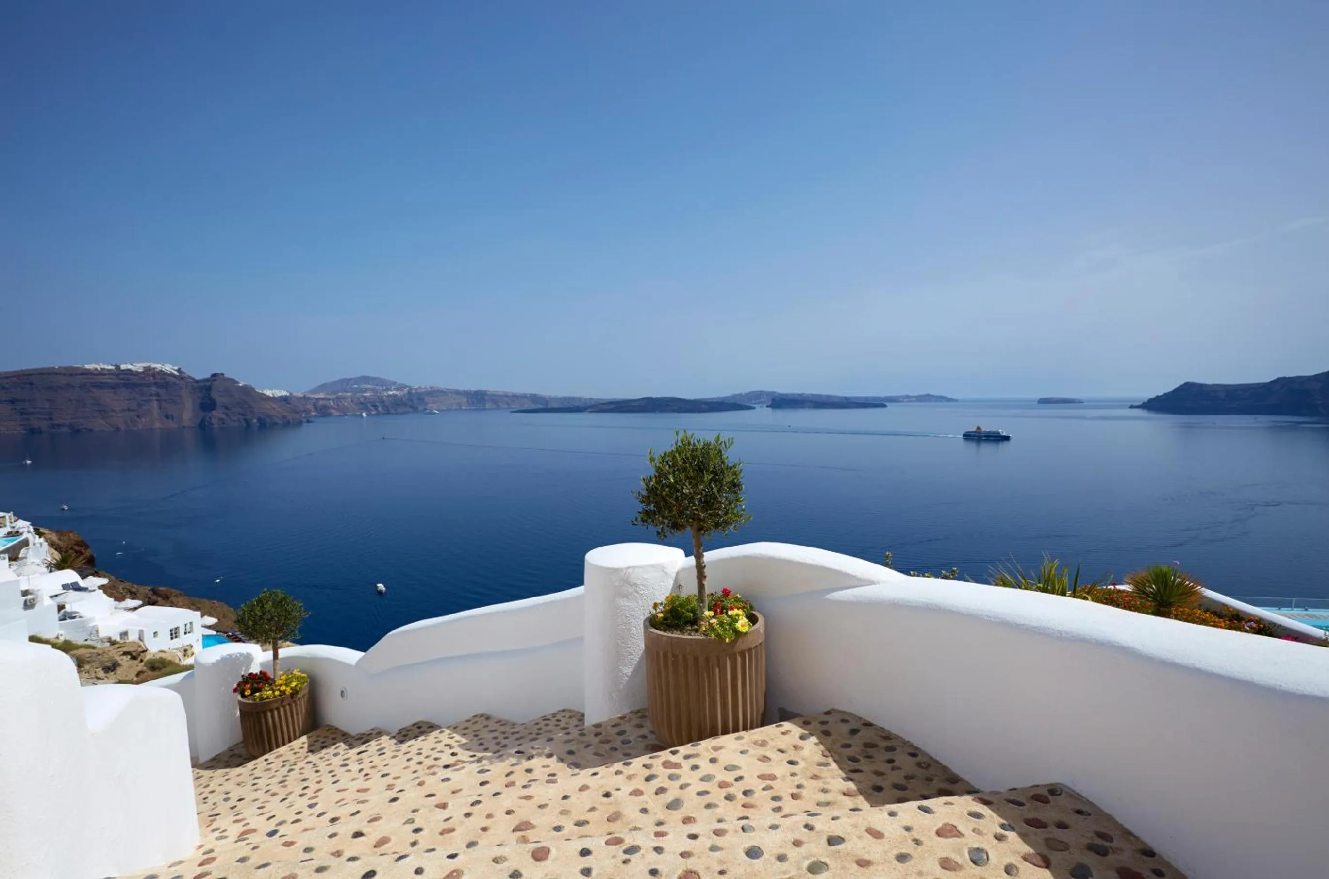 Facade/entrance in Filotera Suites