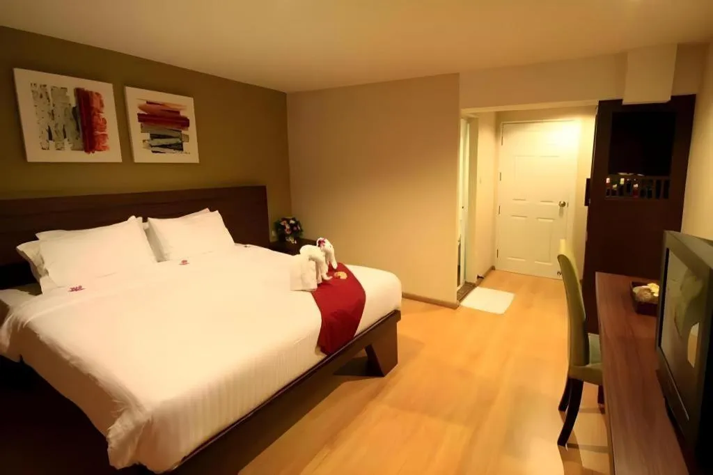 Bed in Laemchabang City Hotel