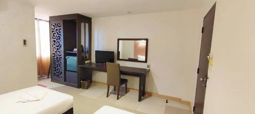 Bed in Laemchabang City Hotel