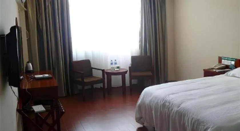 Bed in GreenTree Inn Bozhou Weiwu Road Hotel