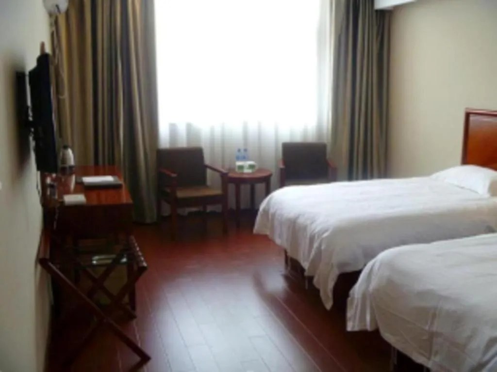 Bed in GreenTree Inn Bozhou Weiwu Road Hotel