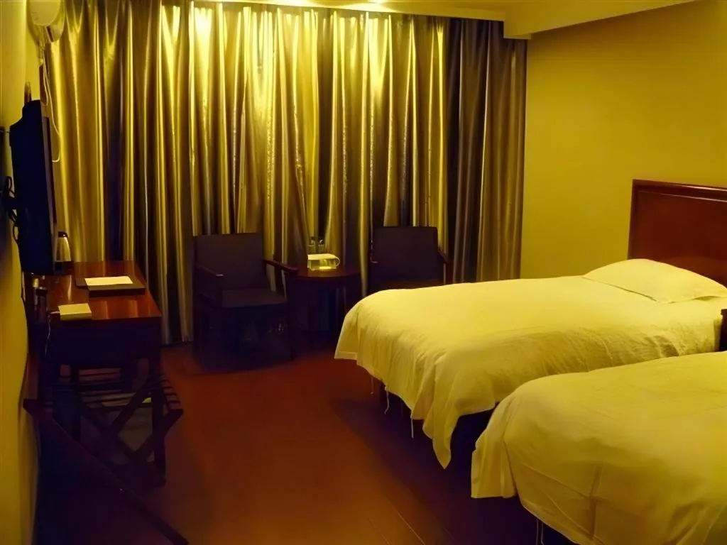 Bed in GreenTree Inn Bozhou Weiwu Road Hotel