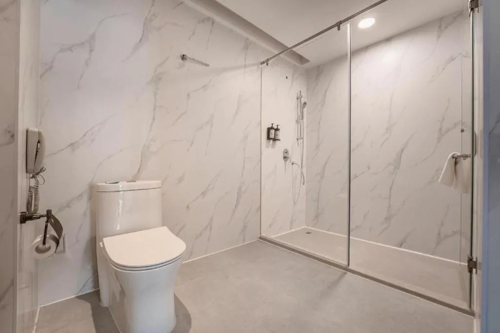 Exchange Bank Hotel Hainan