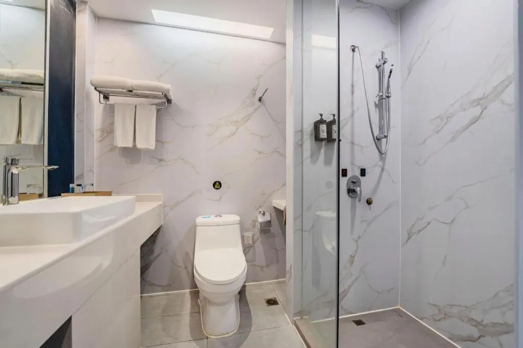 Exchange Bank Hotel Hainan