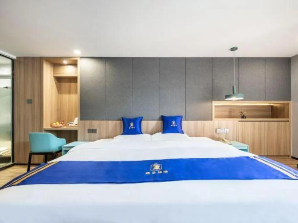 Bed in Super 8 Hotel Xiamen Railway Station