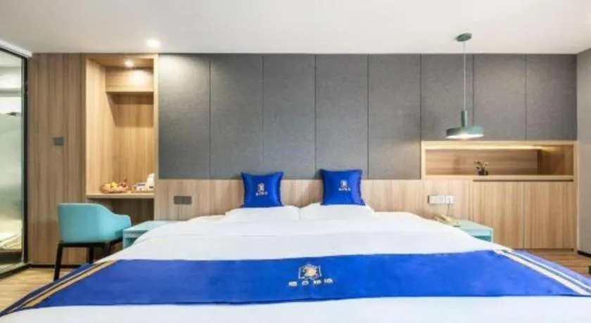 Bed in Super 8 Hotel Xiamen Railway Station