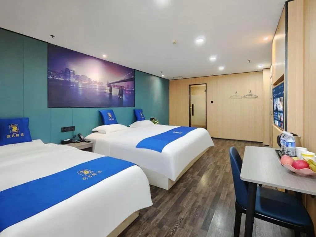 Bed in Super 8 Hotel Xiamen Railway Station