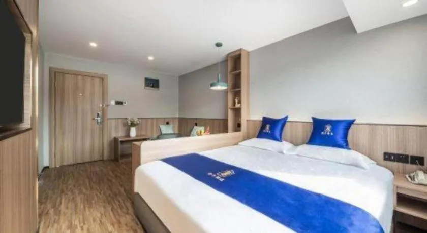 Bed in Super 8 Hotel Xiamen Railway Station