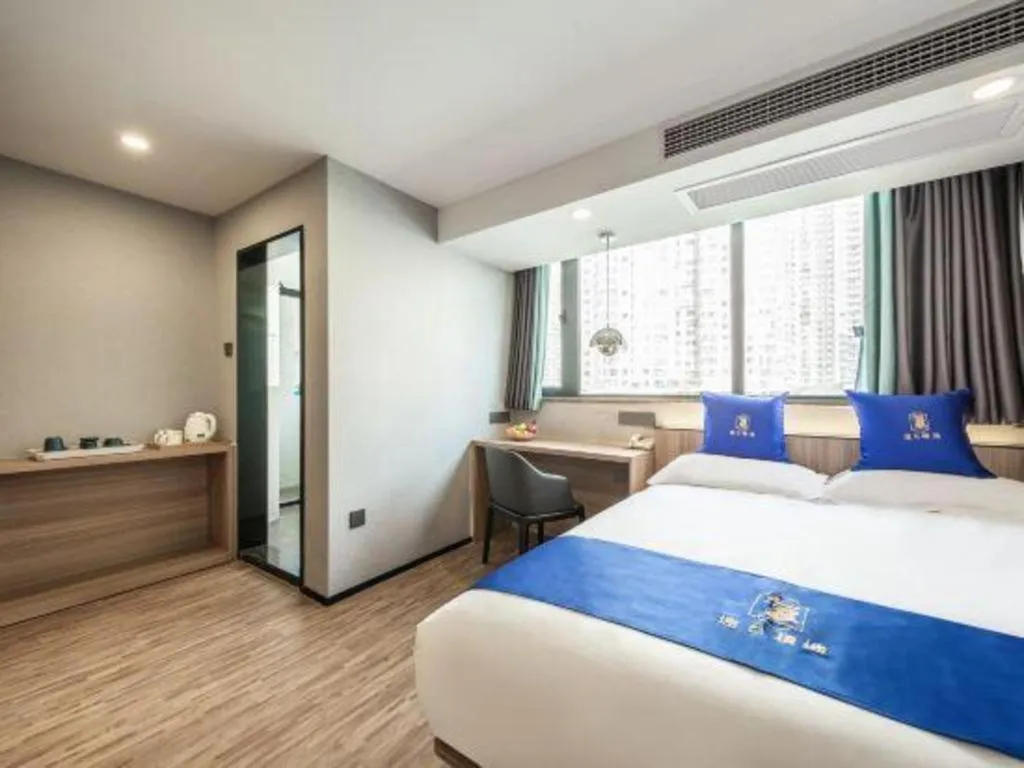 Bed in Super 8 Hotel Xiamen Railway Station