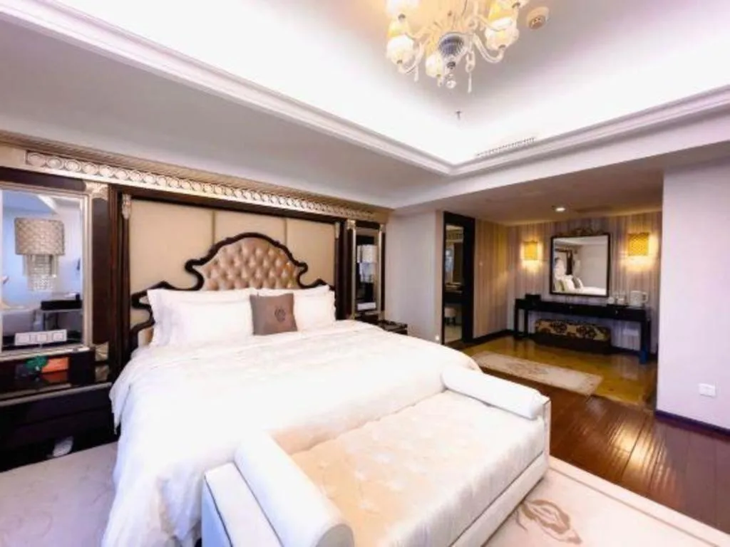 Bed in Yunhai Hotel Zhuhai