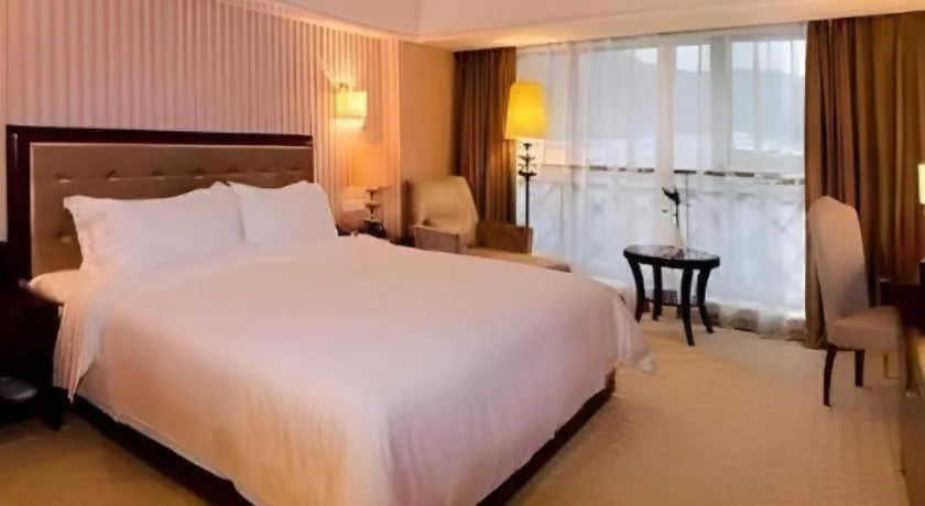 Bed in Yunhai Hotel Zhuhai