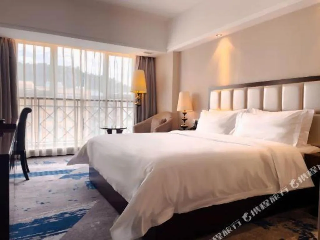 Bed in Yunhai Hotel Zhuhai