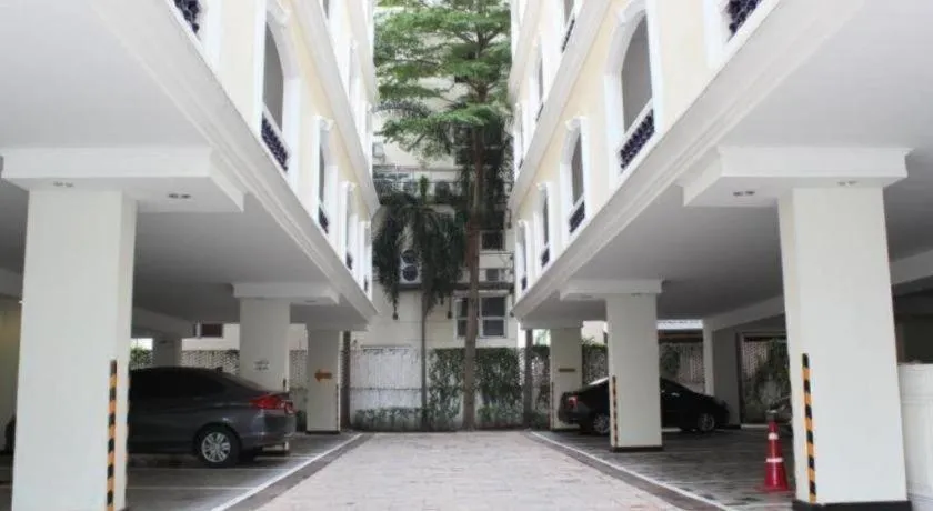 Romance Hotel Srinakarin