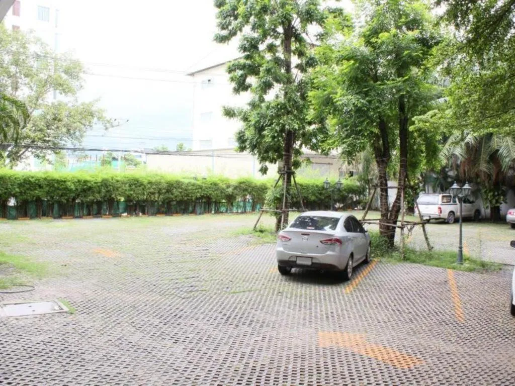 Romance Hotel Srinakarin