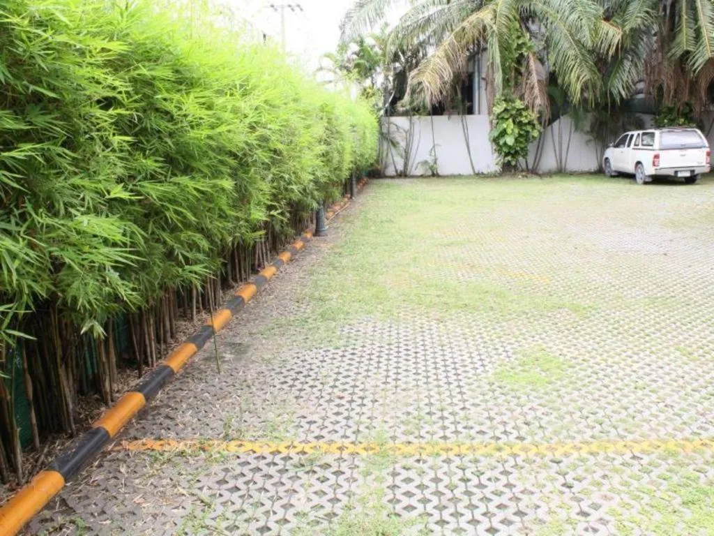 Romance Hotel Srinakarin