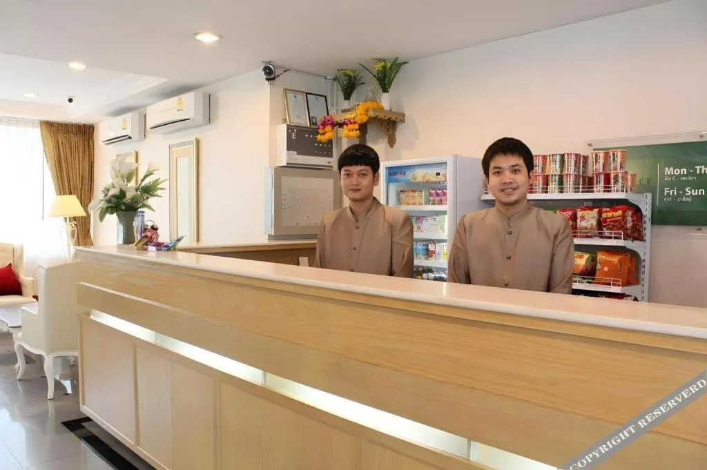 Romance Hotel Srinakarin