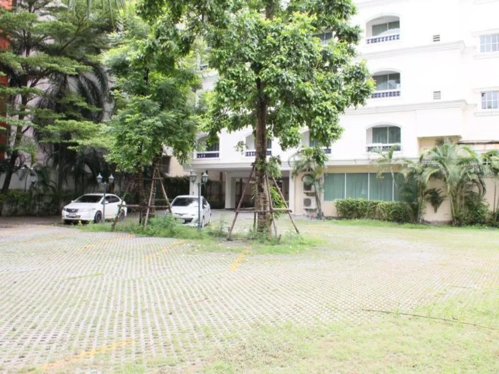 Romance Hotel Srinakarin