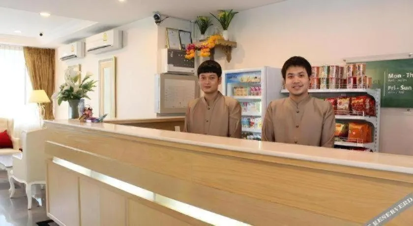 Romance Hotel Srinakarin