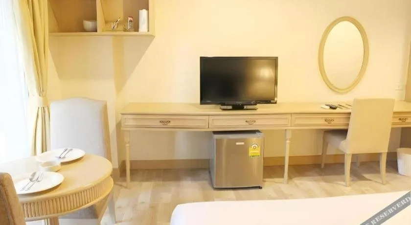 Romance Hotel Srinakarin