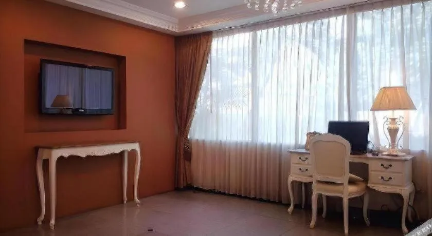 Romance Hotel Srinakarin