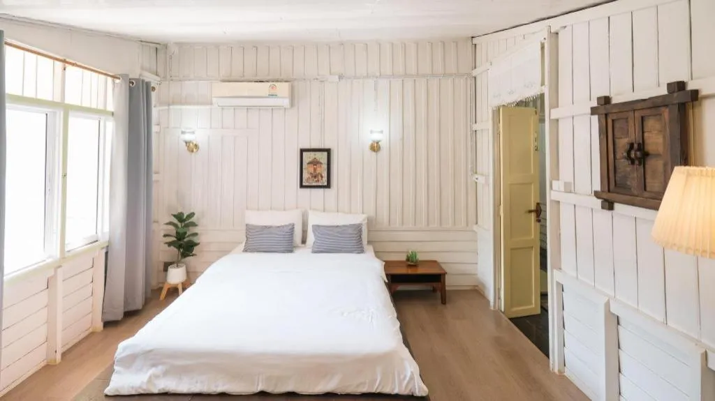 Bed in Baan Norn Plearn