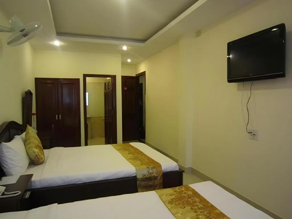 Bed in Nui Thanh Hotel