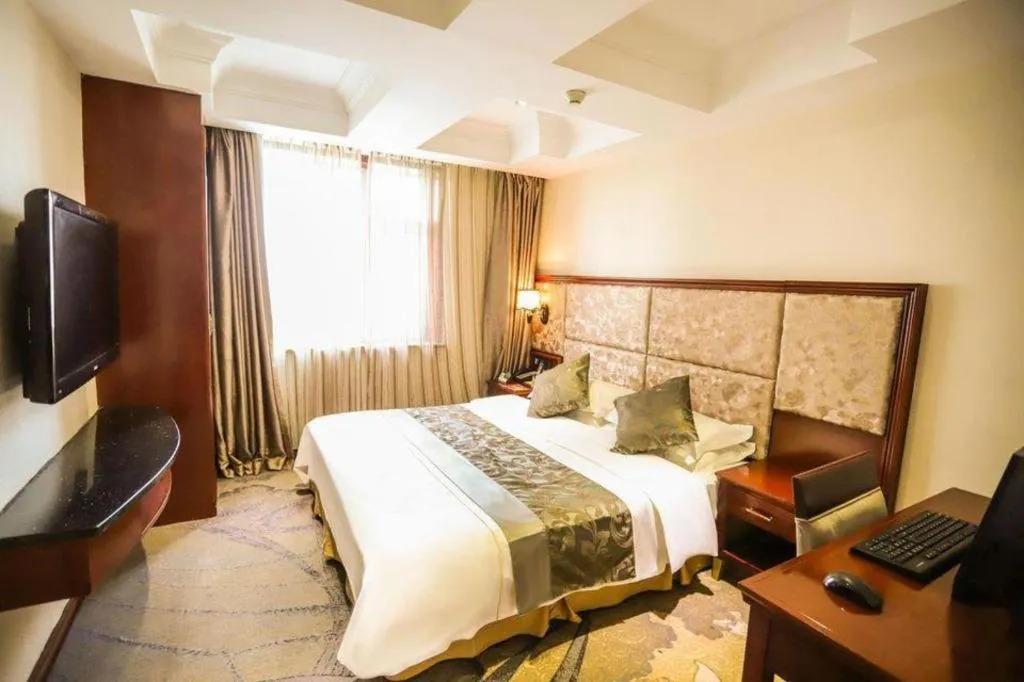 Bed in Changchun Global Hotel