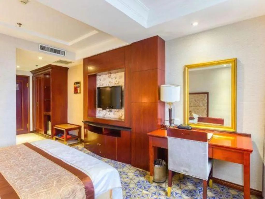 Bed in Changchun Global Hotel