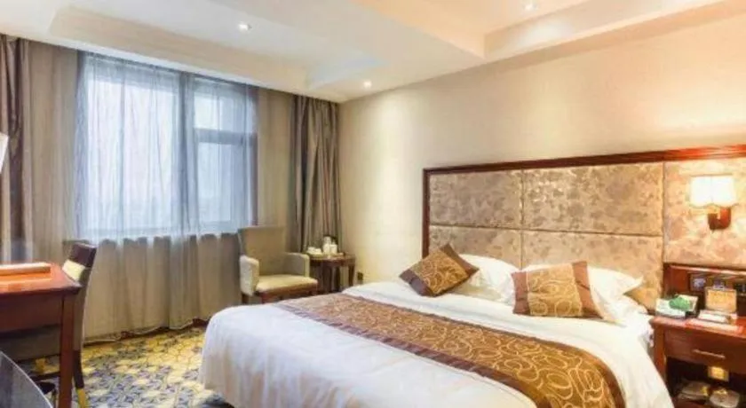 Bed in Changchun Global Hotel
