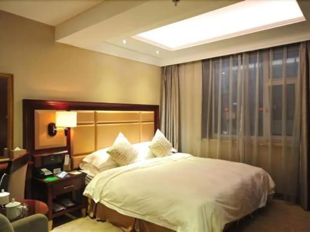 Bed in Changchun Global Hotel