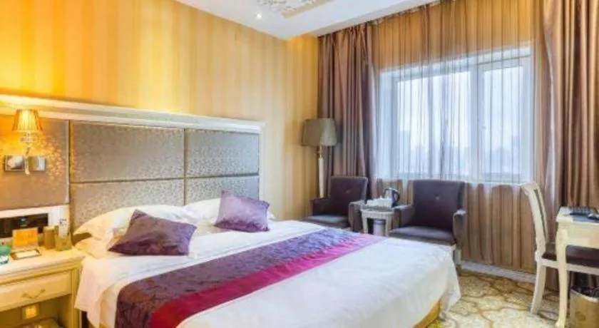 Bed in Changchun Global Hotel