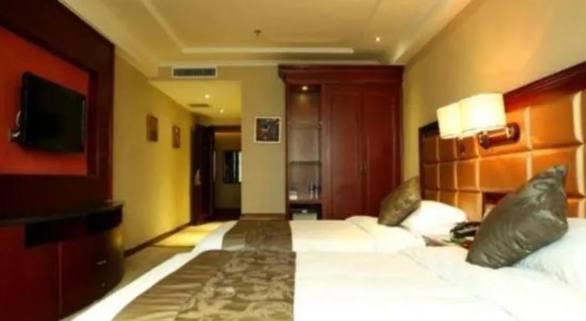 Bed in Changchun Global Hotel