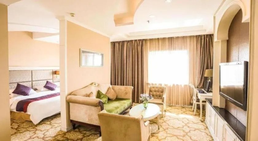 Bed in Changchun Global Hotel