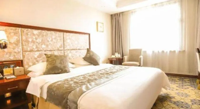 Bed in Changchun Global Hotel