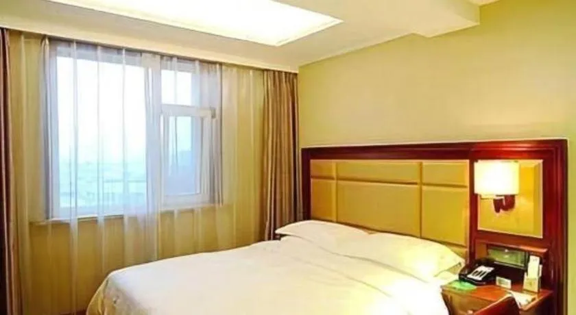 Bed in Changchun Global Hotel