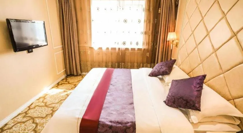 Bed in Changchun Global Hotel