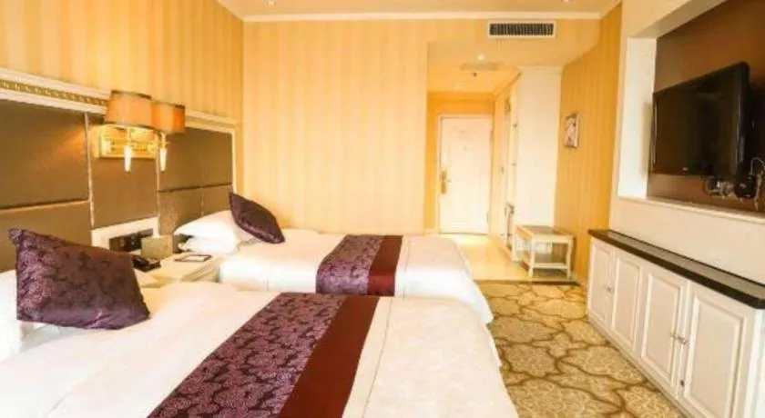 Bed in Changchun Global Hotel