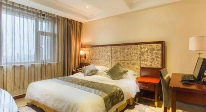 Bed in Changchun Global Hotel