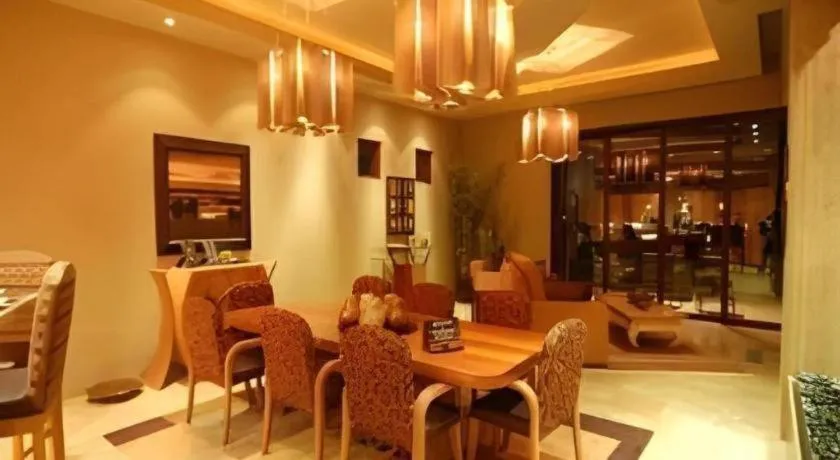 Zhengzhou Yiquan International Hotel