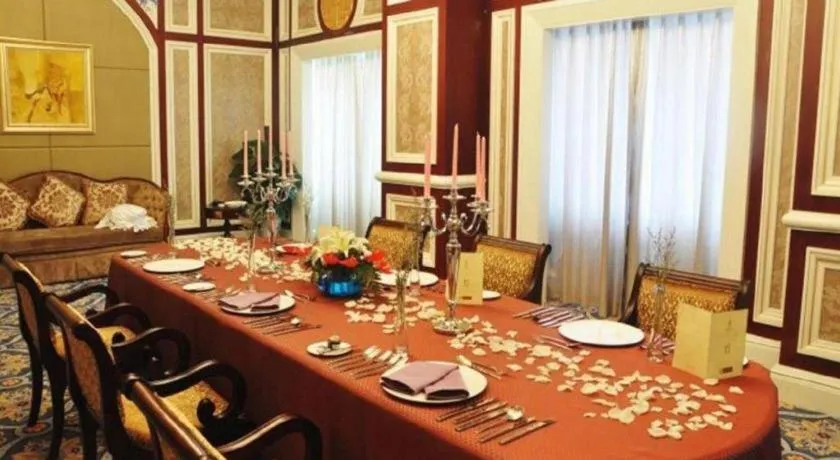 Zhengzhou Yiquan International Hotel