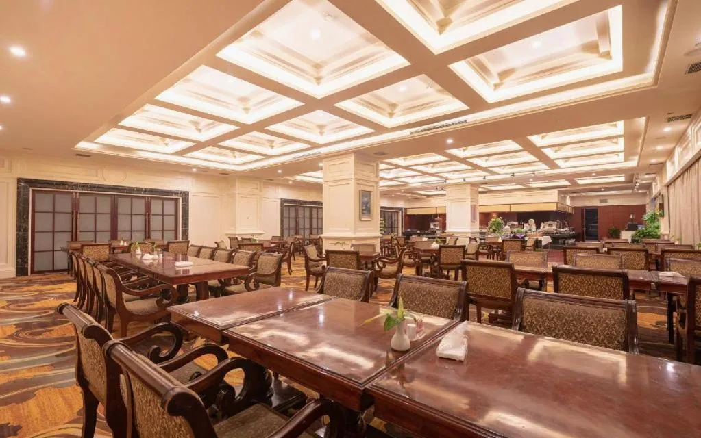 Zhengzhou Yiquan International Hotel