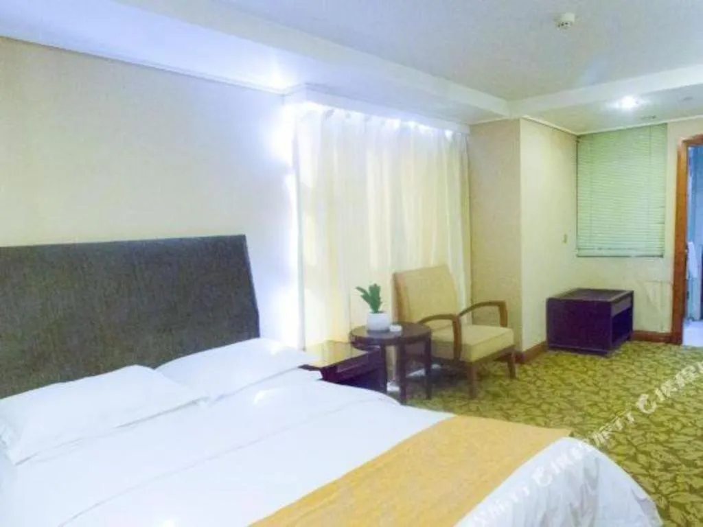 Bed in Jincheng Pacific Hotel