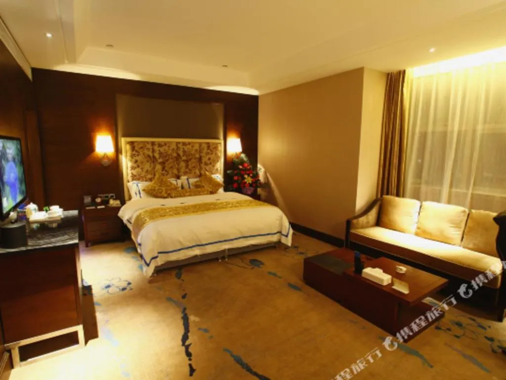 Bed in Jincheng Pacific Hotel