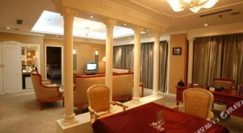 Bed in Jincheng Pacific Hotel