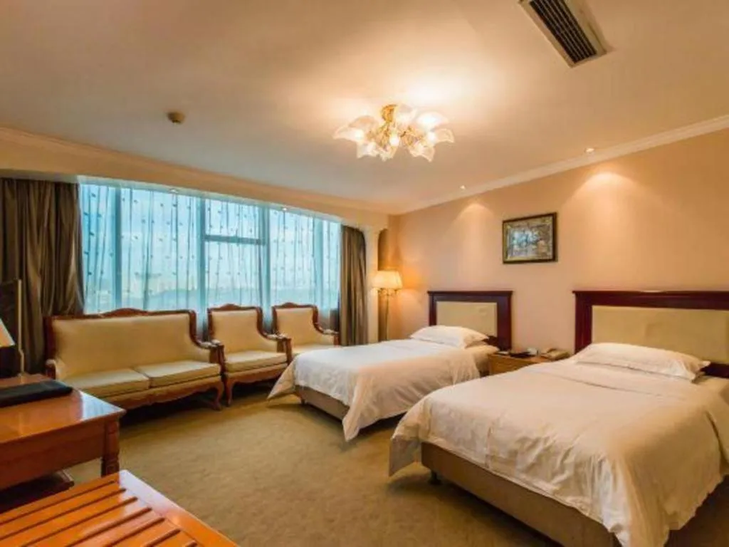 Bed in Jincheng Pacific Hotel