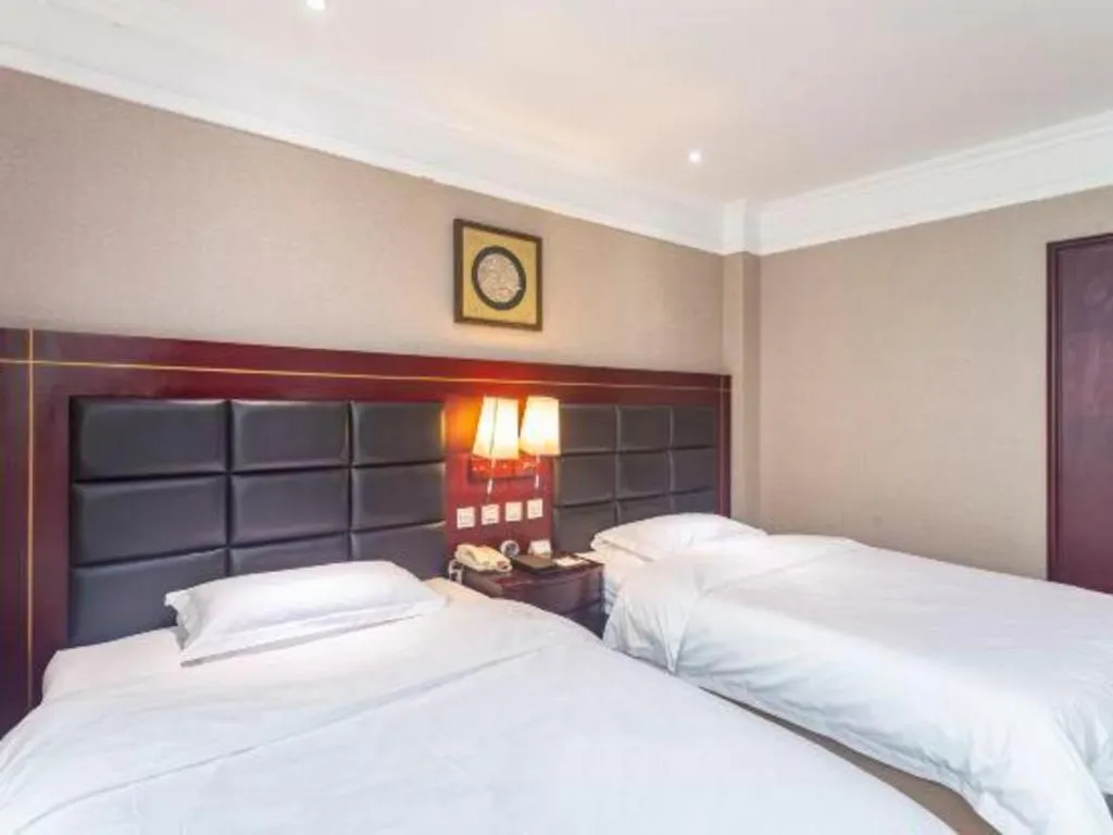 Bed in Jincheng Pacific Hotel