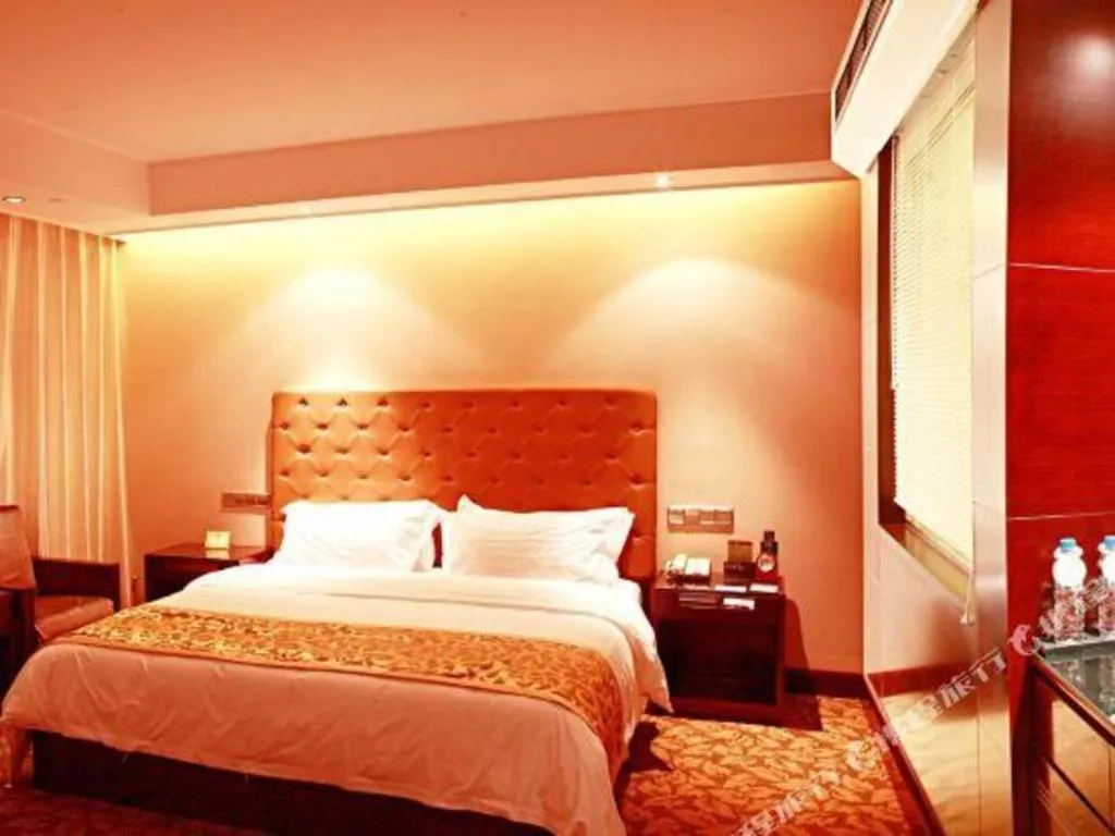 Bed in Jincheng Pacific Hotel