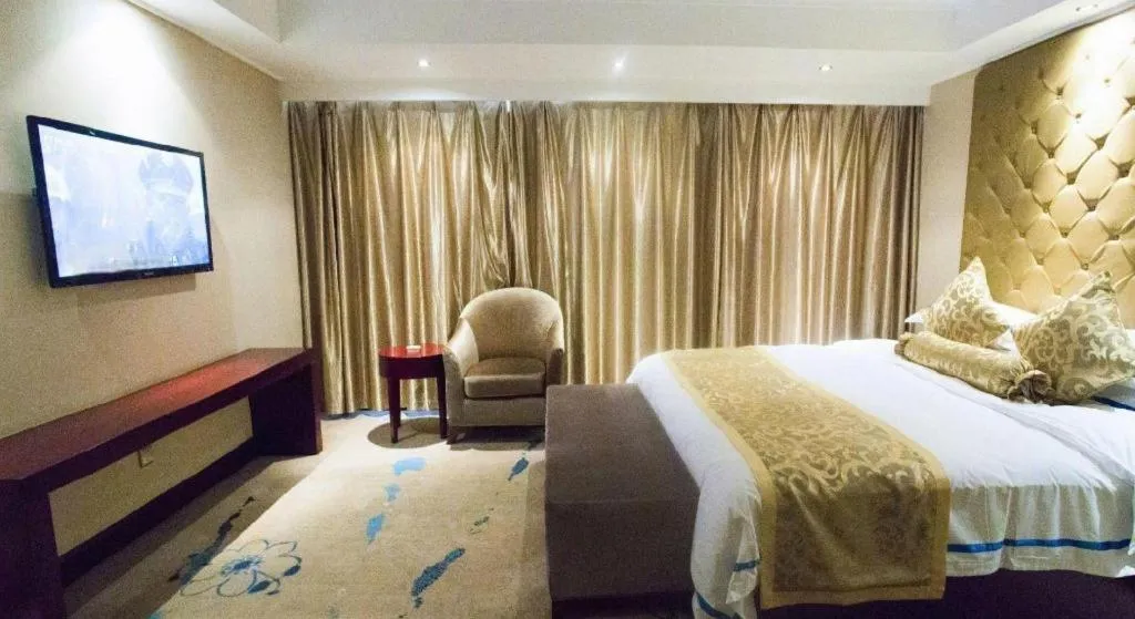 Bed in Jincheng Pacific Hotel